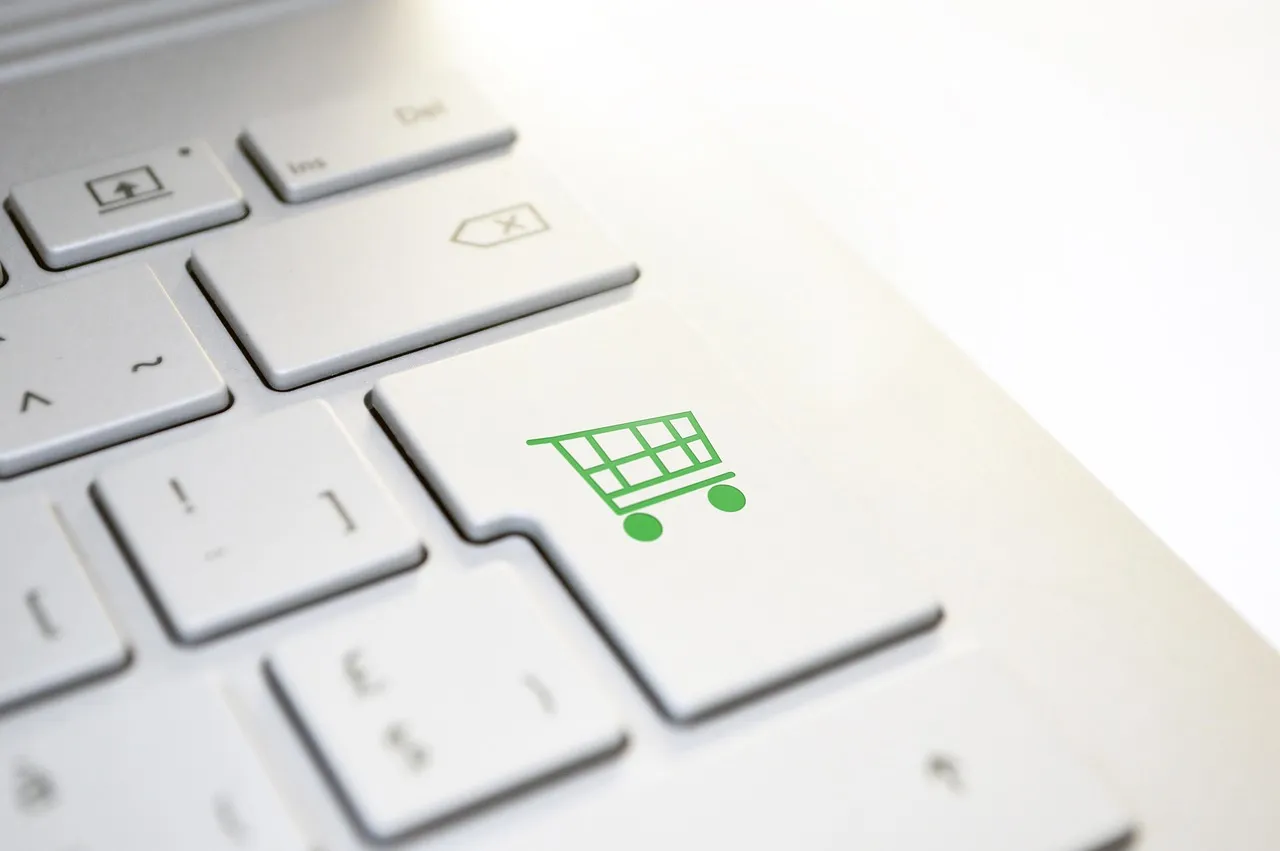 Checklist esențial pentru lansarea unui magazin online de succes în România